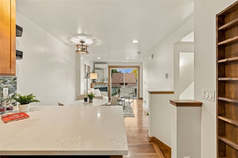 Property photo for 9243 35th Ave SW #B, Seattle photo 14