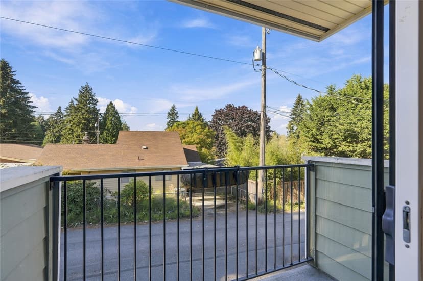 Property photo for 9243 35th Ave SW #B, Seattle photo 16