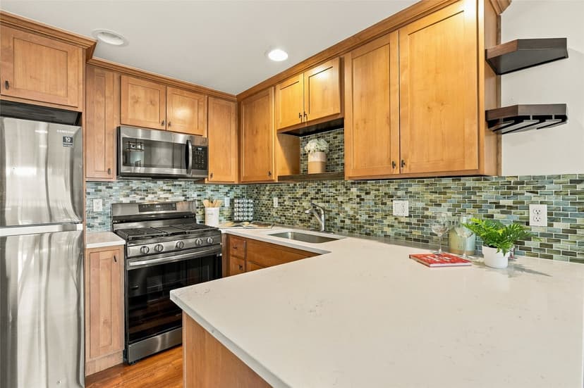 Property photo for 9243 35th Ave SW #B, Seattle photo 12