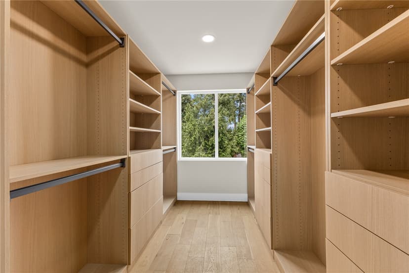 Property photo for 11709 Roosevelt Way NE, Seattle photo 25