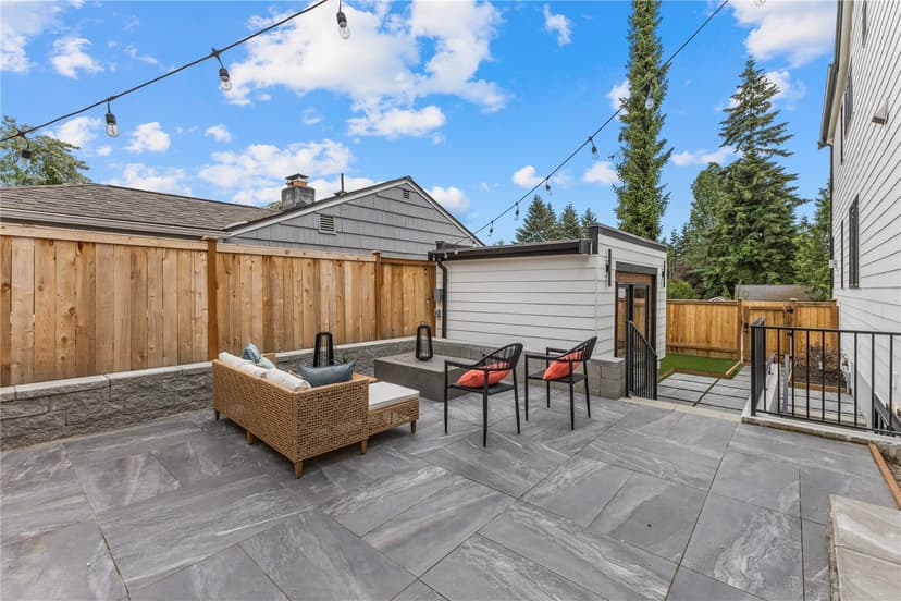 Property photo for 11709 Roosevelt Way NE, Seattle photo 35