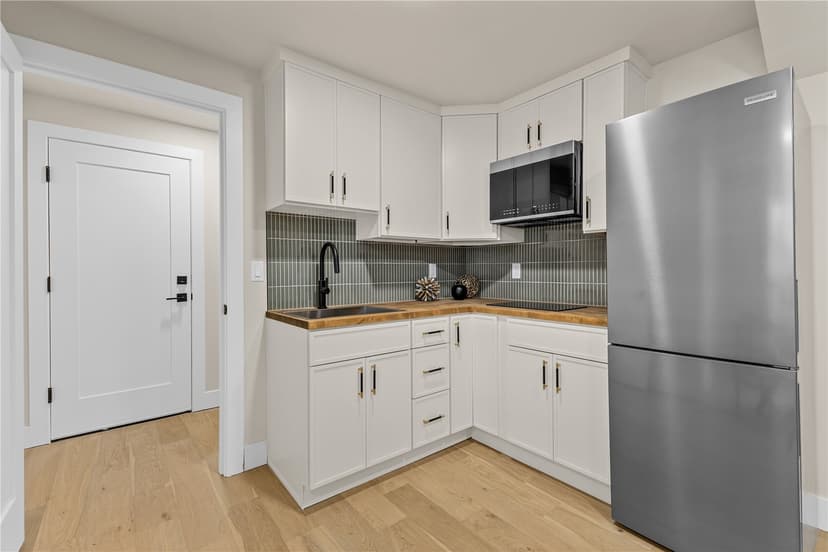 Property photo for 11709 Roosevelt Way NE, Seattle photo 29