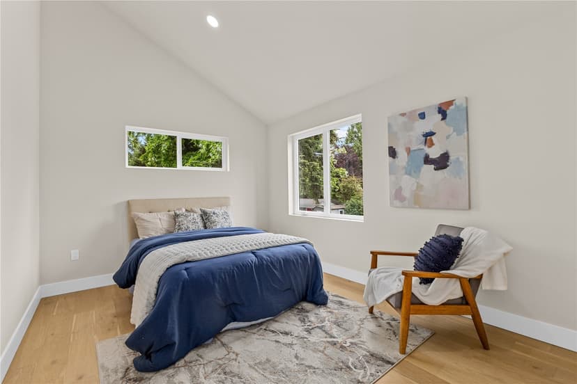 Property photo for 11709 Roosevelt Way NE, Seattle photo 19