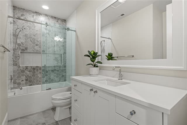 Property photo for 2121 109th Avenue SE, Bellevue photo 5