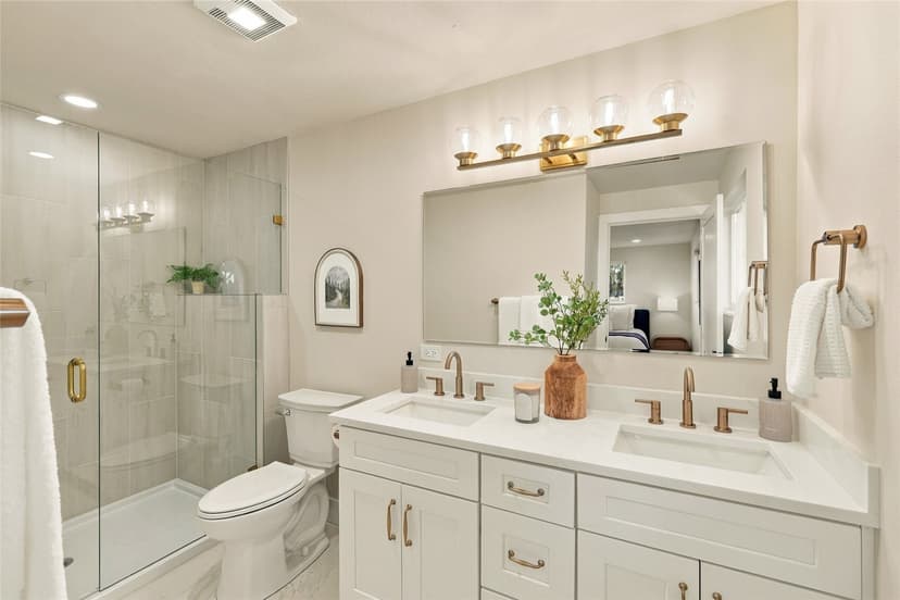Property photo for 17028 Larch Way, Lynnwood photo 16