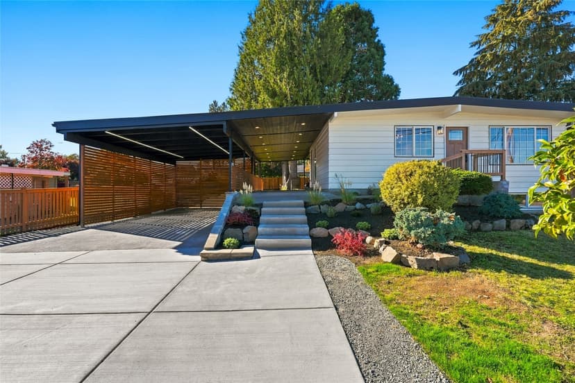 Property photo for 17028 Larch Way, Lynnwood photo 2