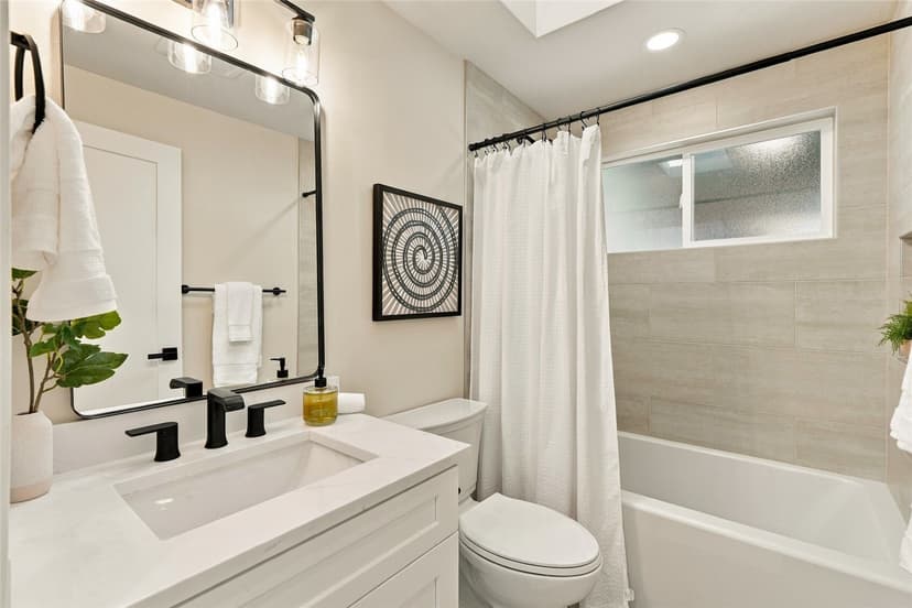 Property photo for 17028 Larch Way, Lynnwood photo 19