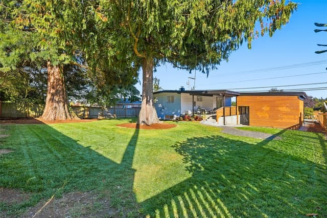 Property photo for 17028 Larch Way, Lynnwood photo 5