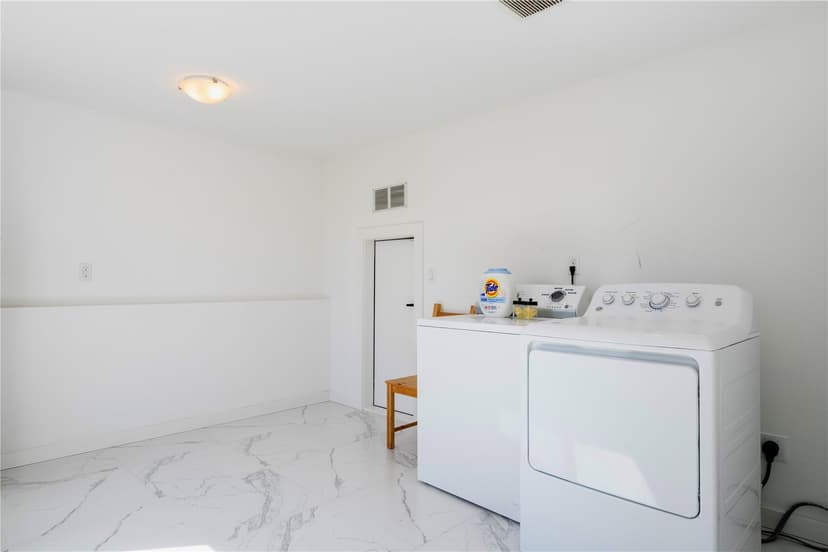 Property photo for 1546 Sturgus Avenue S, Seattle photo 33
