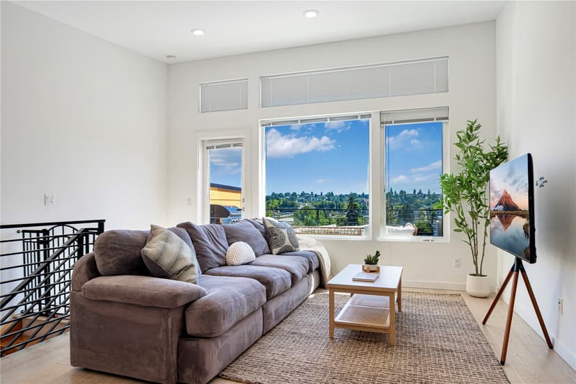Property photo for 1546 Sturgus Avenue S, Seattle photo 12