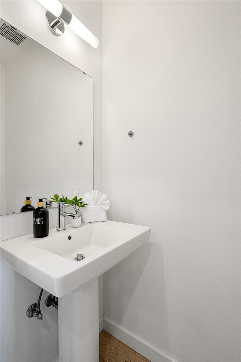 Property photo for 1546 Sturgus Avenue S, Seattle photo 20