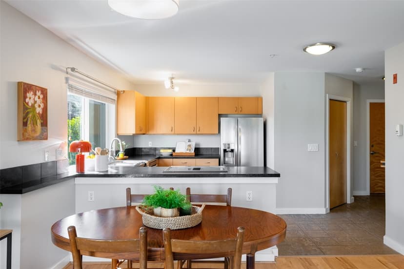 Property photo for 225 NE 65th Street #406, Seattle photo 6