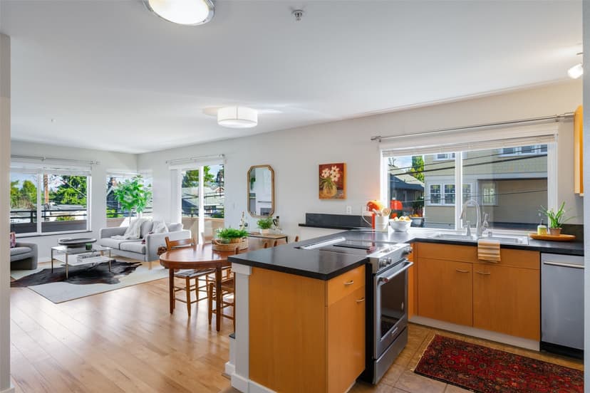 Property photo for 225 NE 65th Street #406, Seattle photo 10