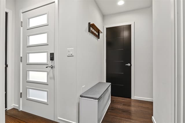 Property photo for 2331 48th Avenue SW #B, Seattle photo 3