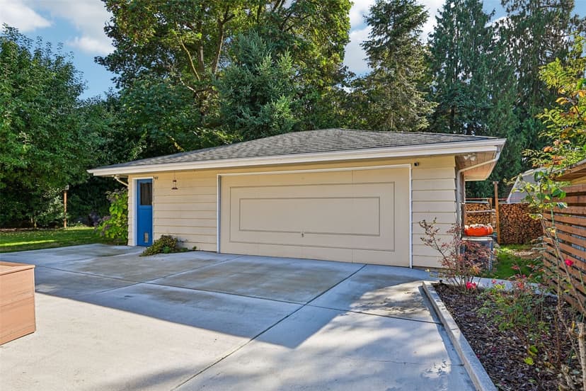 Property photo for 2335 NE 12th Street, Renton photo 39