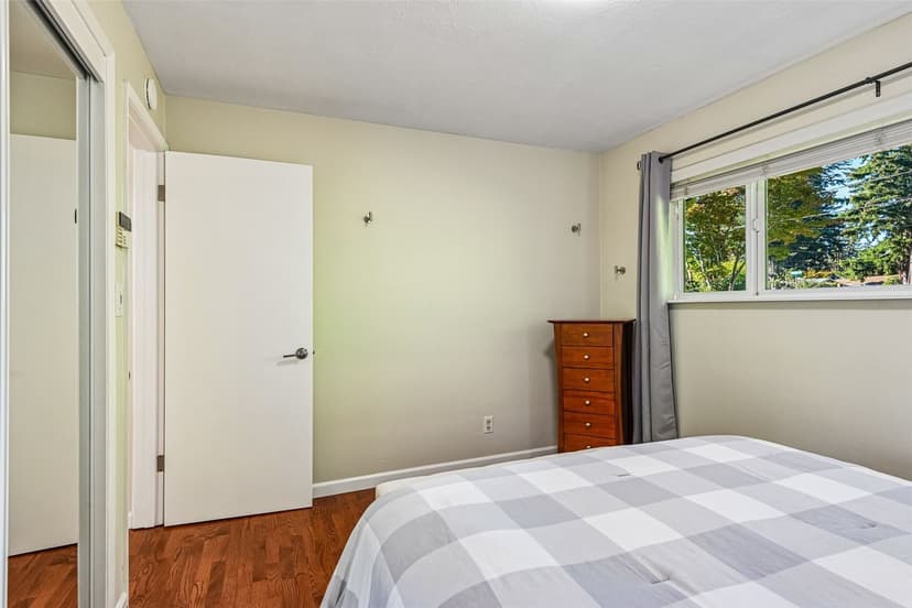 Property photo for 2335 NE 12th Street, Renton photo 31
