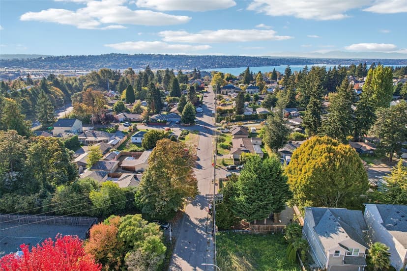 Property photo for 2335 NE 12th Street, Renton photo 45