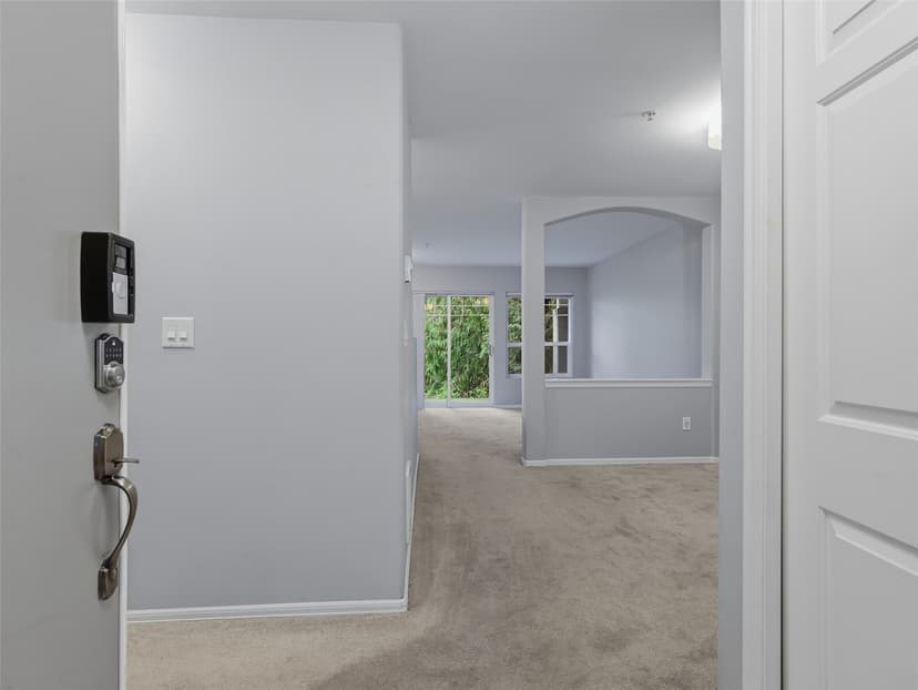 Property photo for 18501 SE Newport Way #H136, Issaquah photo 3