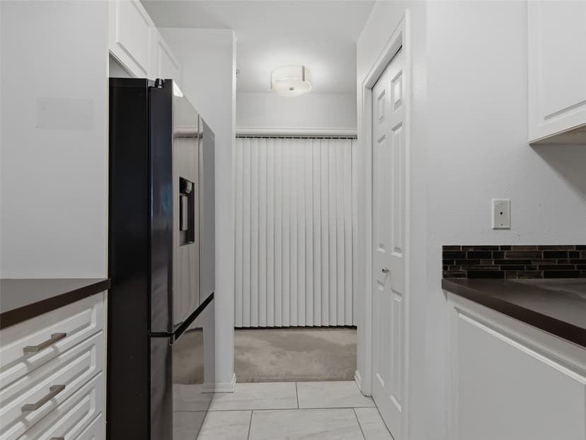 Property photo for 18501 SE Newport Way #H136, Issaquah photo 14