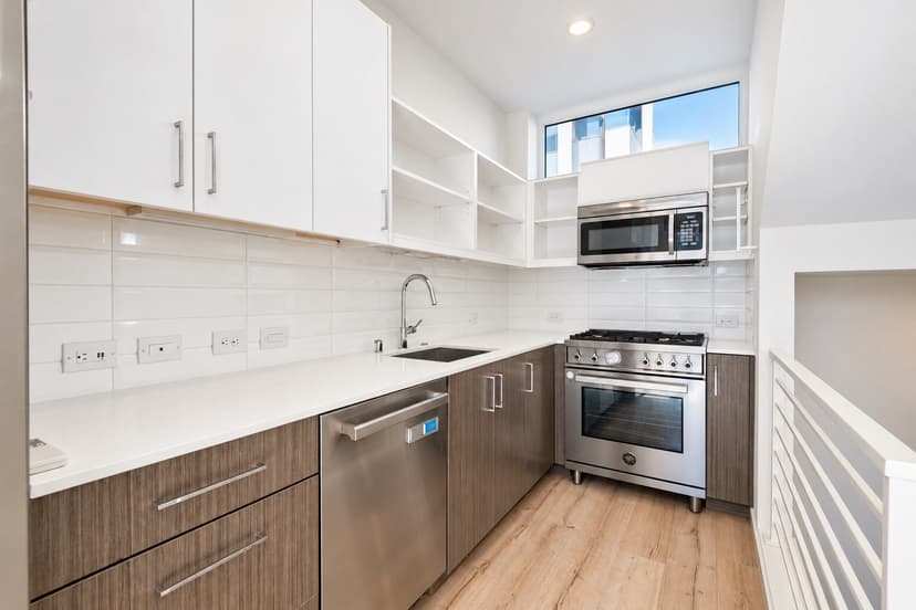 Property photo for 6317 9th Avenue NE #D, Seattle photo 8