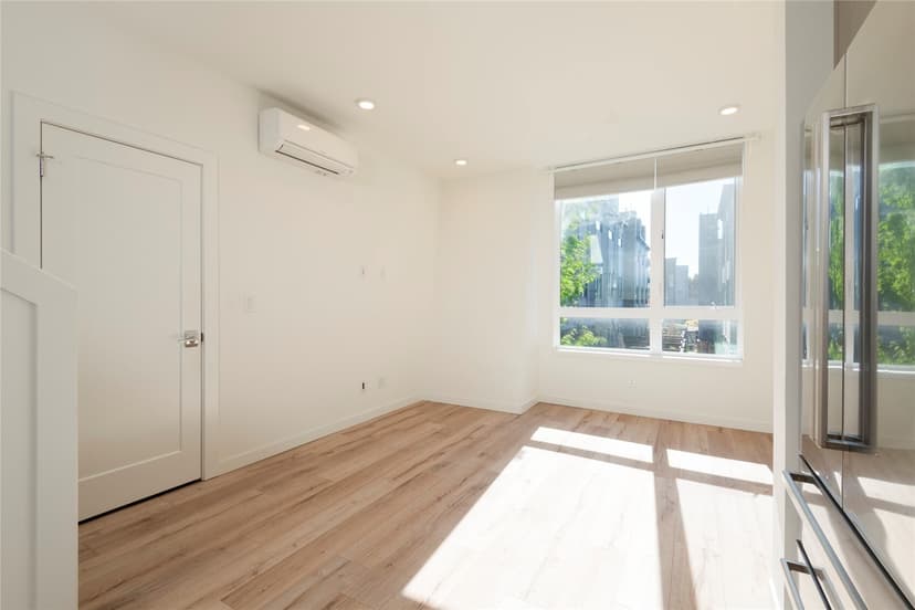 Property photo for 6317 9th Avenue NE #D, Seattle photo 12
