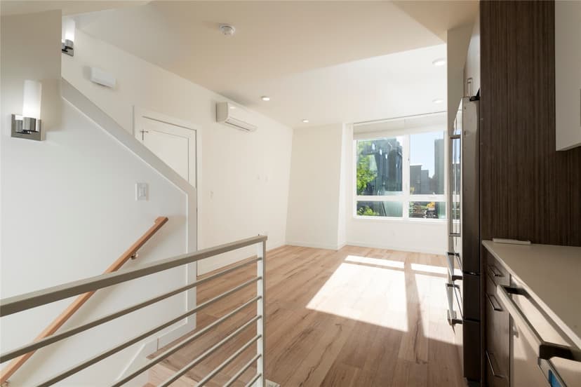 Property photo for 6317 9th Avenue NE #D, Seattle photo 11