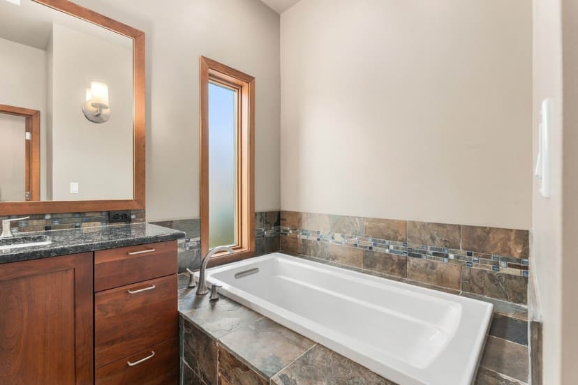 Property photo for 11042 SE 30th Street, Bellevue photo 21