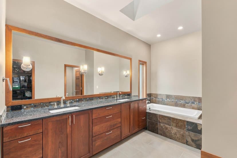 Property photo for 11042 SE 30th Street, Bellevue photo 19