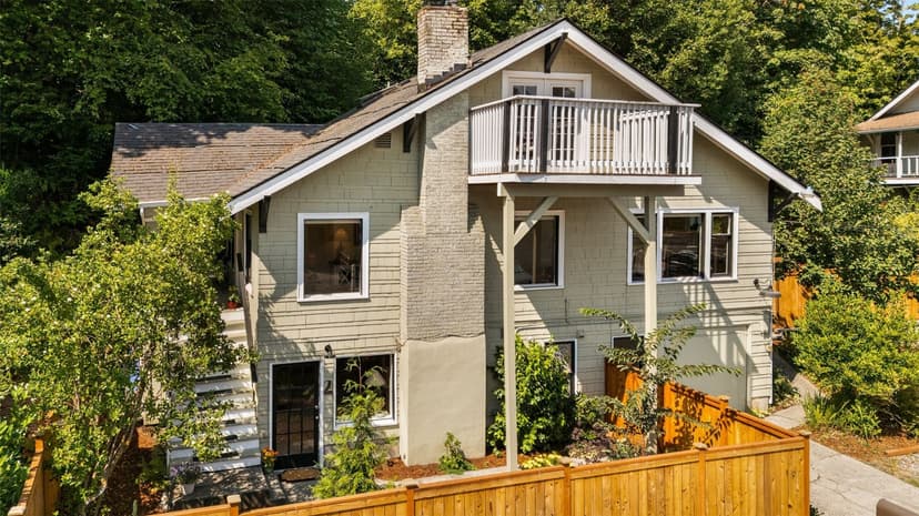 Property photo for 10015 68th Avenue S, Seattle photo 4