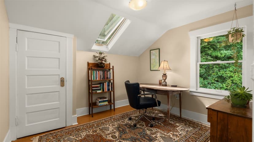 Property photo for 10015 68th Avenue S, Seattle photo 19