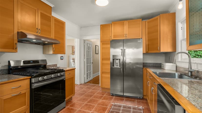 Property photo for 10015 68th Avenue S, Seattle photo 17