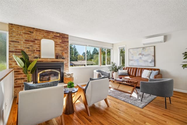 Property photo for 16246 NE 1st Street, Bellevue photo 2