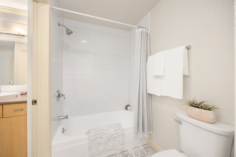 Property photo for 11801 100th Avenue NE #A103, Kirkland photo 14