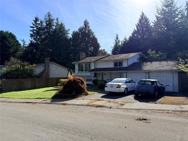 Property photo for 7603 NE 142nd Street, Kirkland photo 2