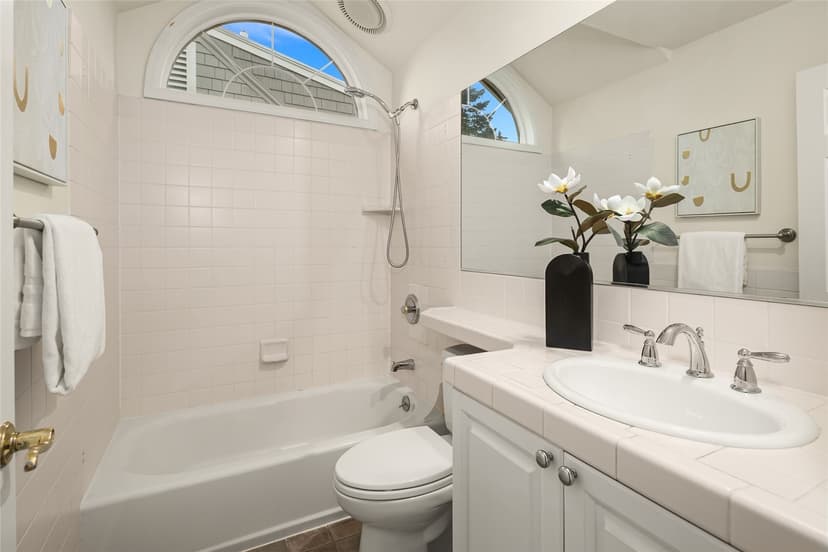 Property photo for 6816 51st Avenue NE, Seattle photo 26