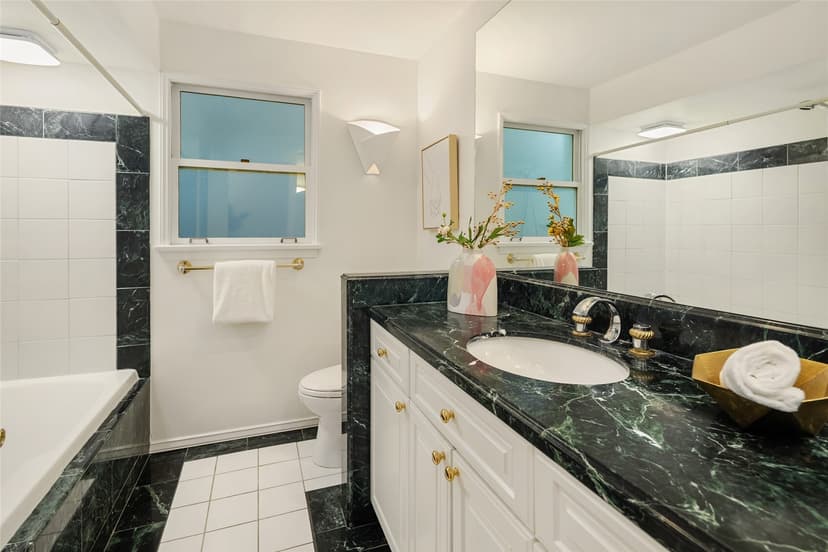 Property photo for 6816 51st Avenue NE, Seattle photo 28