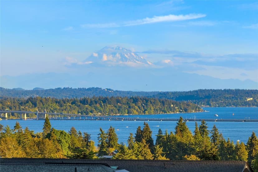Property photo for 6816 51st Avenue NE, Seattle photo 3