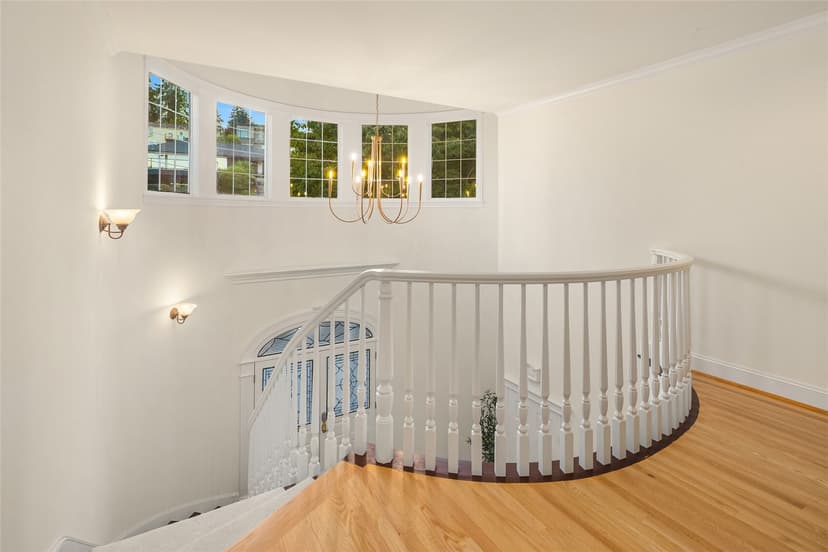 Property photo for 6816 51st Avenue NE, Seattle photo 24