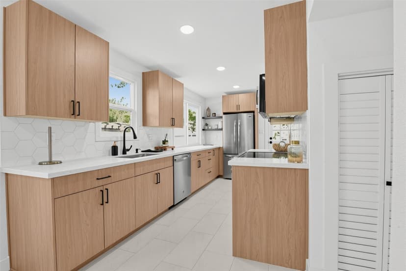 Property photo for 852 NW 62nd Street, Seattle photo 11