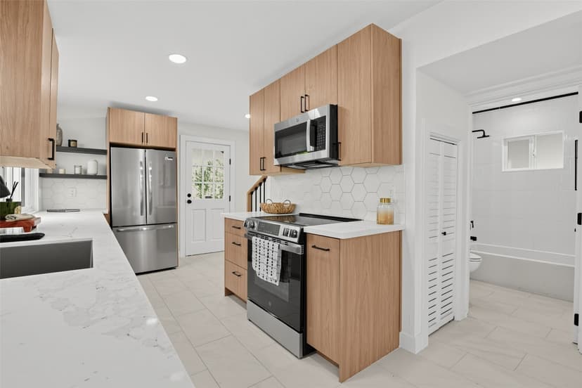 Property photo for 852 NW 62nd Street, Seattle photo 12