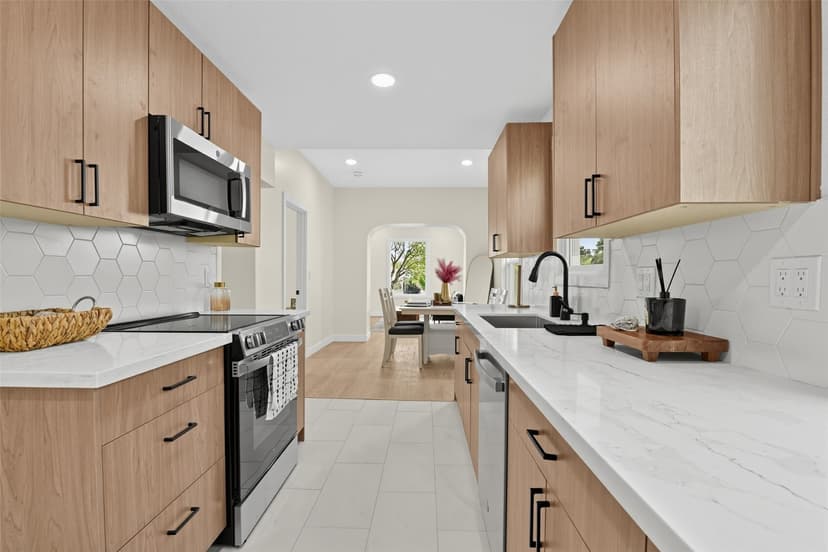 Property photo for 852 NW 62nd Street, Seattle photo 13