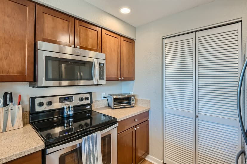 Property photo for 1311 12th Avenue S #B304, Seattle photo 11