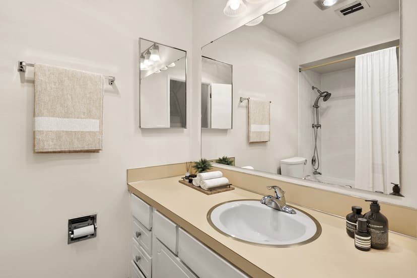 Property photo for 2858 32nd Avenue W #106, Seattle photo 17