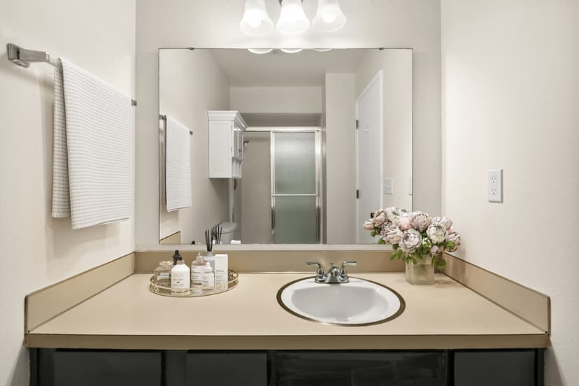 Property photo for 2858 32nd Avenue W #106, Seattle photo 15