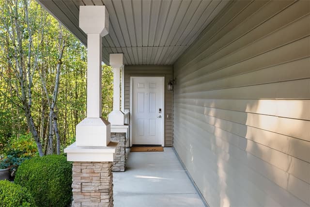 Property photo for 6515 SE Cougar Mountain Way, Bellevue photo 2