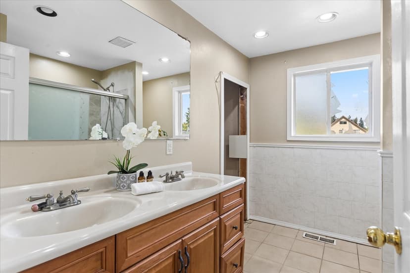 Property photo for 7819 225th Place SW, Edmonds photo 9
