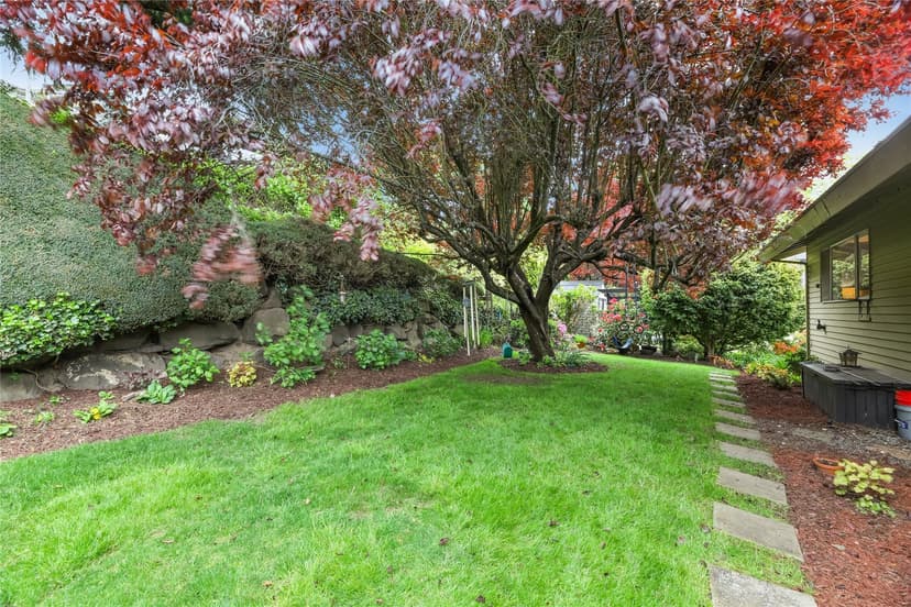 Property photo for 4553 53rd Avenue SW, Seattle photo 24