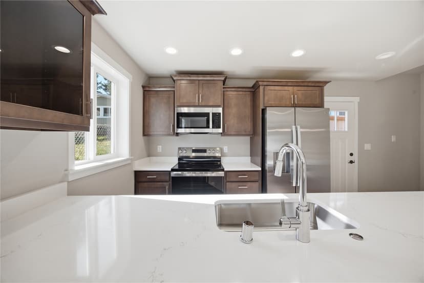 Property photo for 6611 Commercial Avenue #2, Everett photo 4