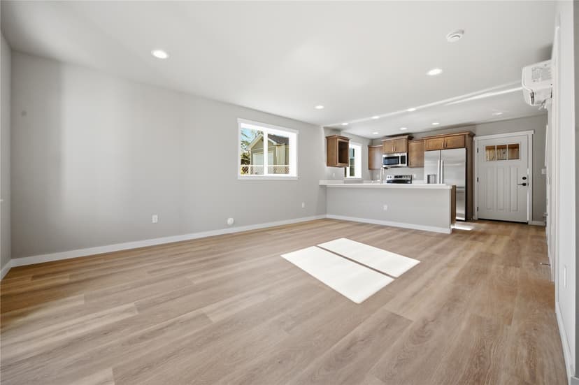 Property photo for 6611 Commercial Avenue #2, Everett photo 8