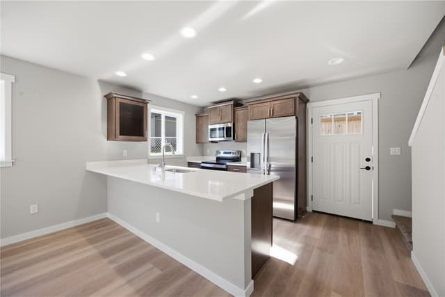 Property photo for 6611 Commercial Avenue #2, Everett photo 3